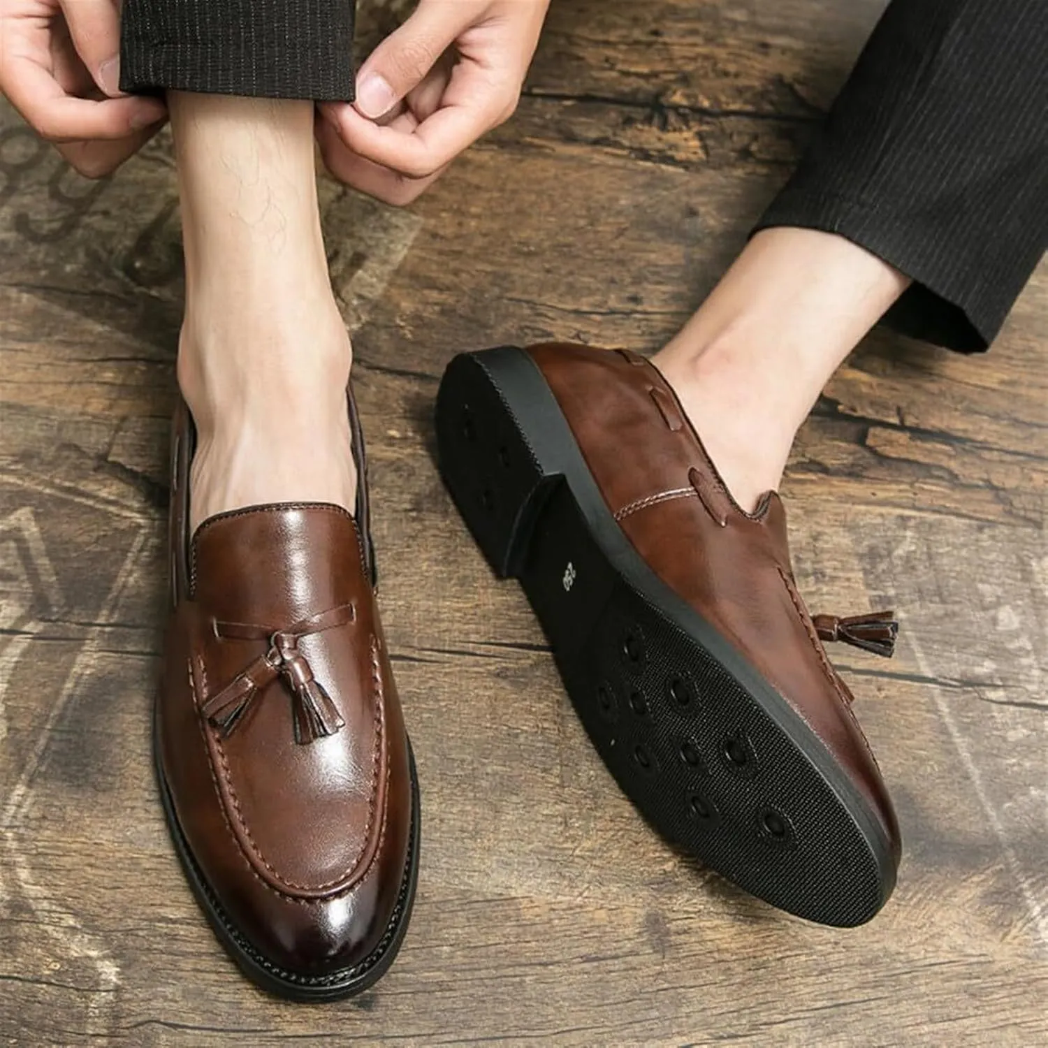 Men's Fashion Retro Tassel Loafers Slip-On Low-Top Casual Business Walking Shoes Comfortable Round Toe Dress Shoes for Men