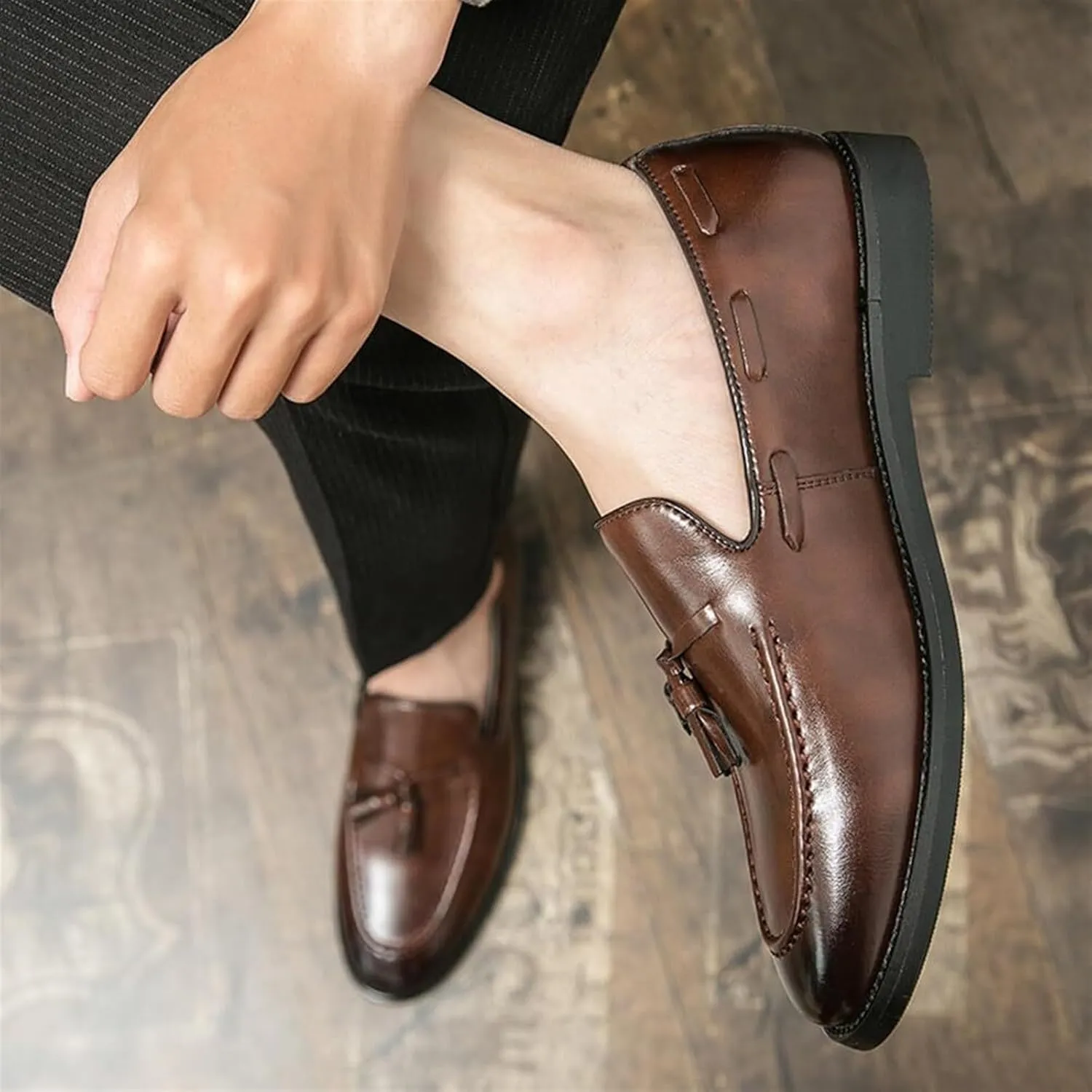 Men's Fashion Retro Tassel Loafers Slip-On Low-Top Casual Business Walking Shoes Comfortable Round Toe Dress Shoes for Men