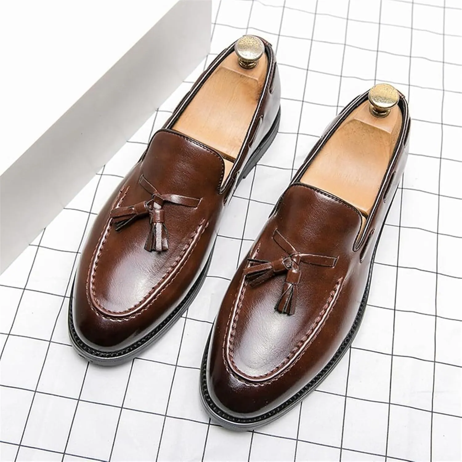 Men's Fashion Retro Tassel Loafers Slip-On Low-Top Casual Business Walking Shoes Comfortable Round Toe Dress Shoes for Men