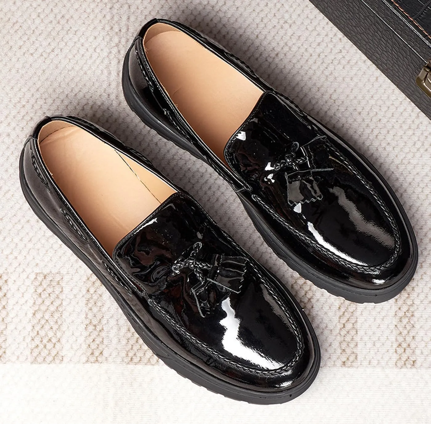 Mens Tassel Loafers Dress Casual Slip On Shoes Patent Leather Prom Suit Shoes Wedding Business Mocasines Fashion Penny Loafers Tuxedo Shoes for Men