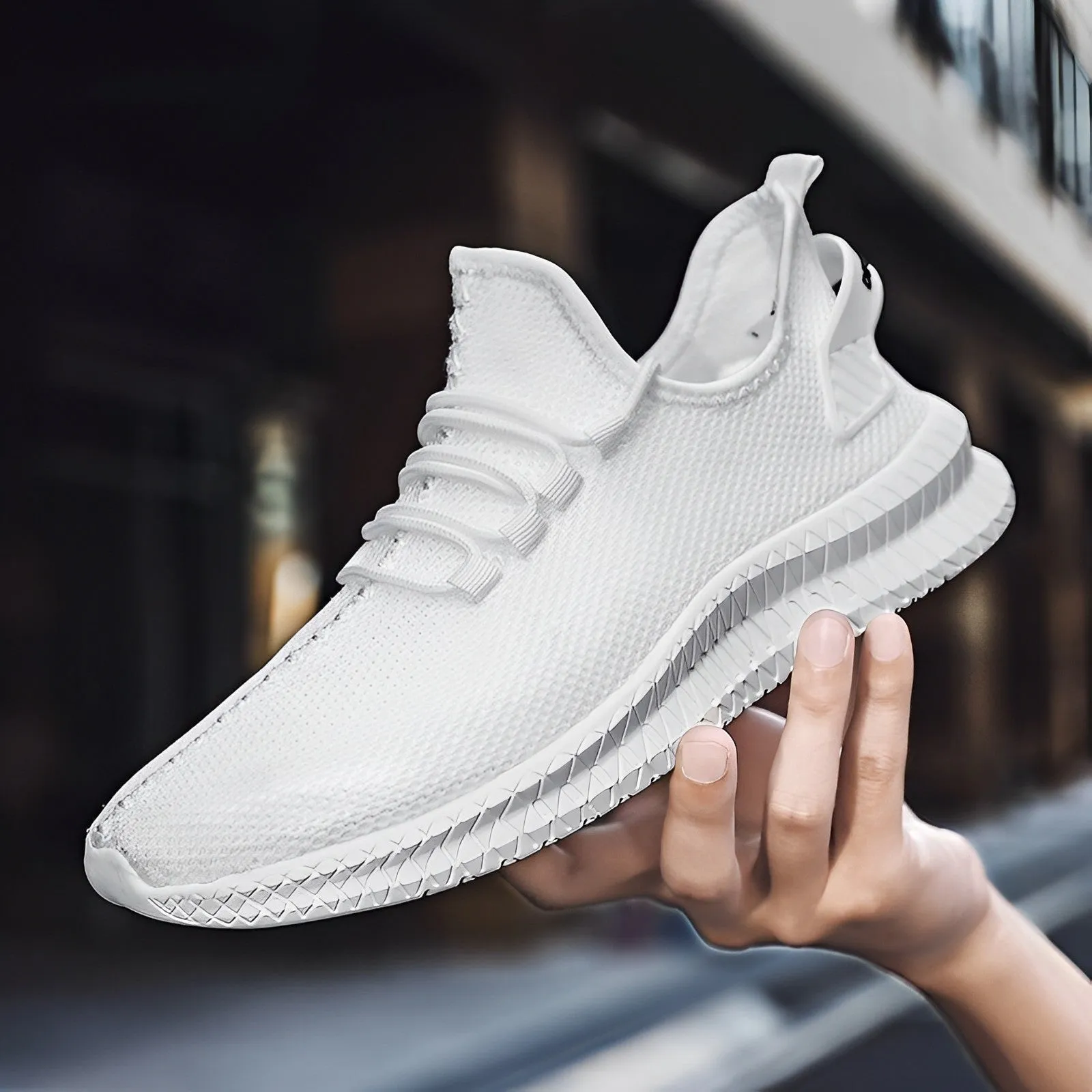 Simple and airy men's trainers