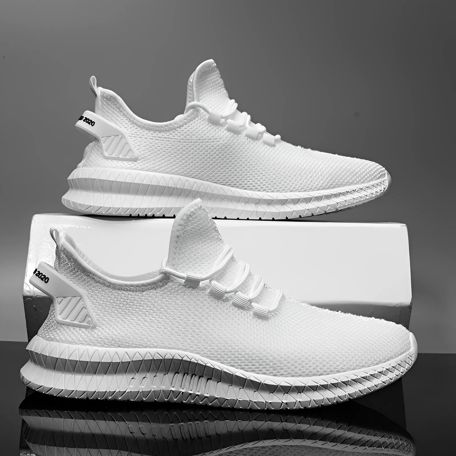 Simple and airy men's trainers