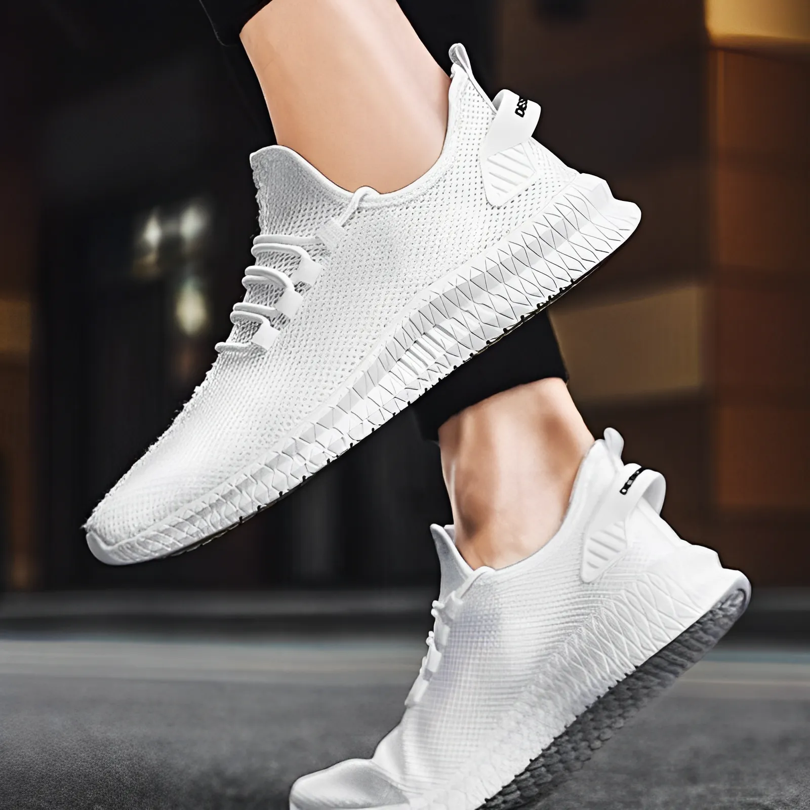 Simple and airy men's trainers